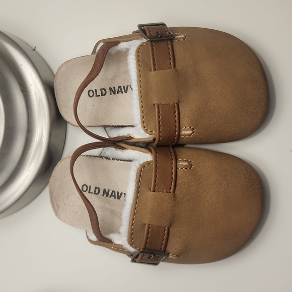 3 shoe bundles 12 to 18 months - Picture 2 of 11